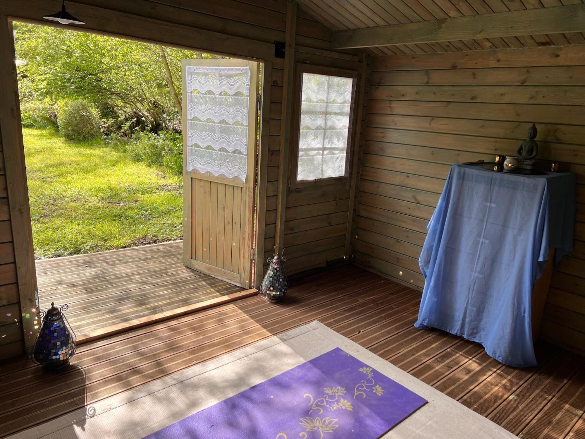Les Trois Fenetres Bed & Breakfast Beauficel Bagian luar foto